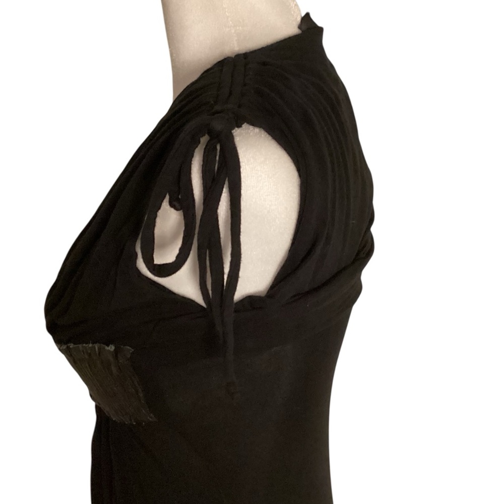 Sky Small Black Sleeveless Blouse with Leather Belt - Picture 6 of 10